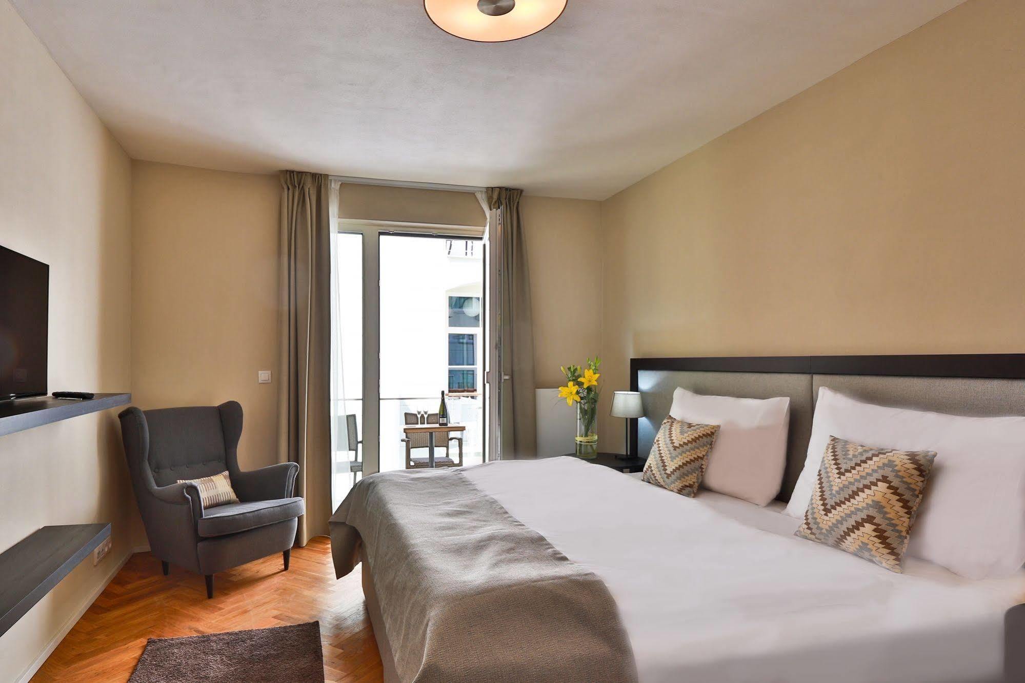 Aparthotel & Praha